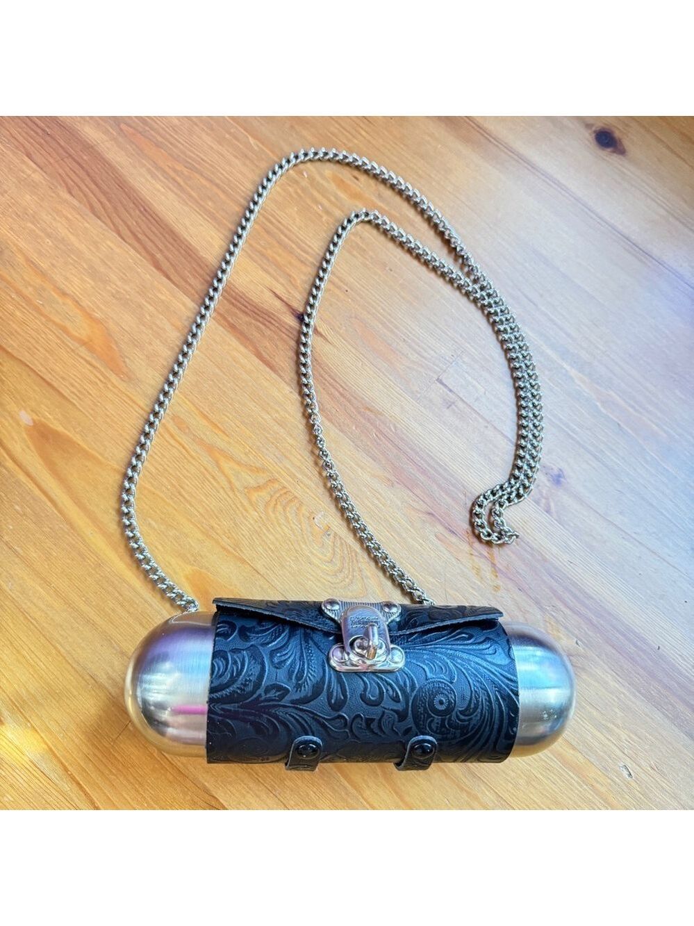 Geranium vintage black and silver metal and steel capsule bag